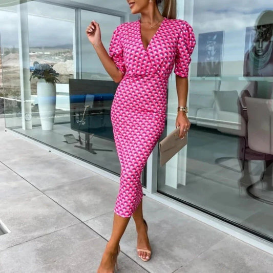 Damskie sukienki z krótkim rękawem i dekoltem w serek - spiiyle