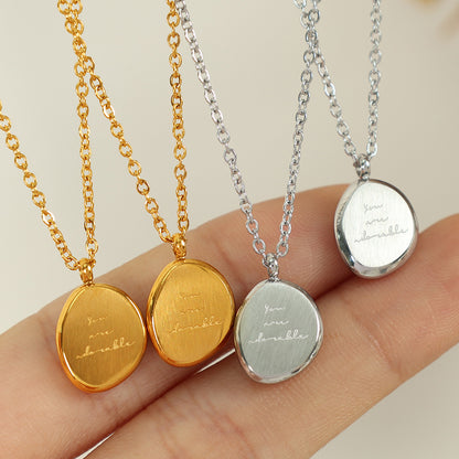 Unisex ogrlica z nepravilnim ovalnim obeskom