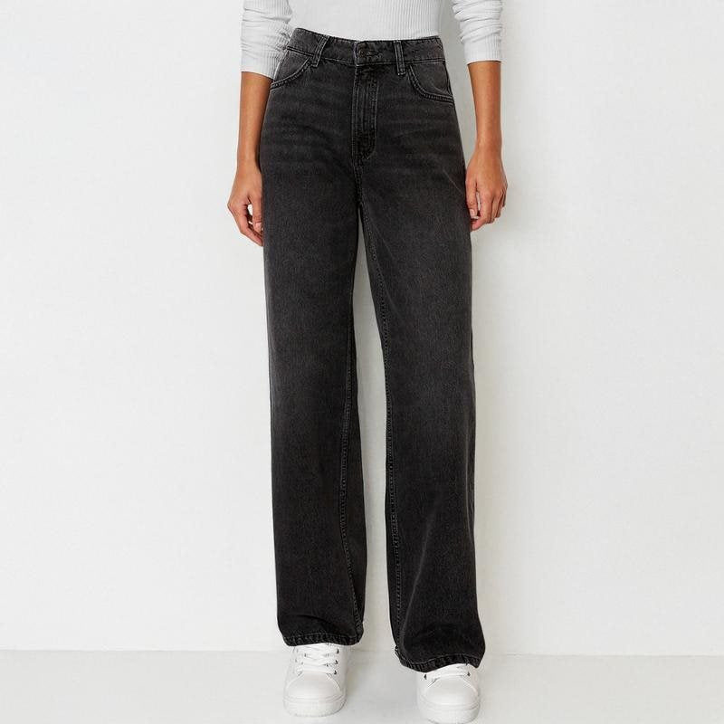 Najbolje prodajane ženske ravne kavbojke s širokimi hlačnicami – vrhunsko pranje, elegantne brez napora in popolne za vsakodnevno nošenje