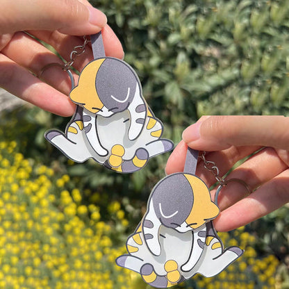 Igranje z jajci in obeskom za ključe z muckom - spiiyle