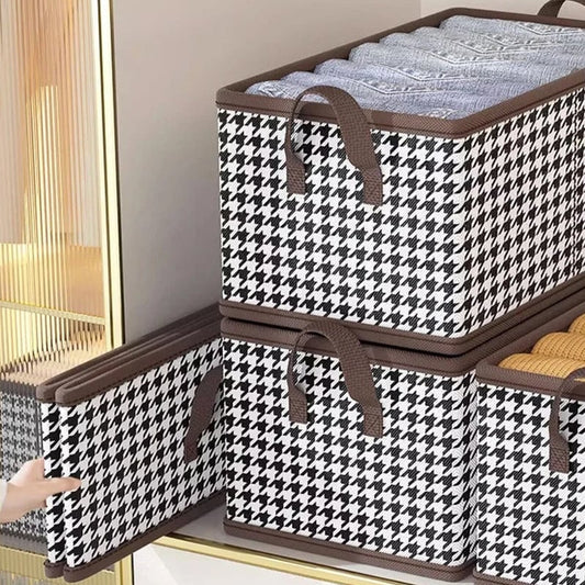 Zložljiv organizator za kavbojke za omaro