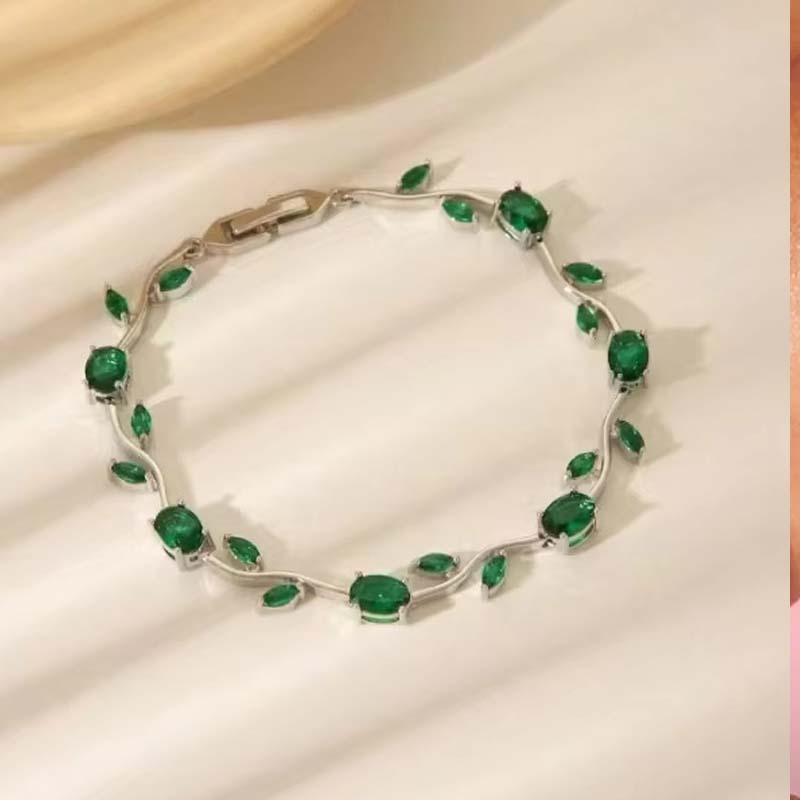 Unikatna zapestnica z obeskom za ženske