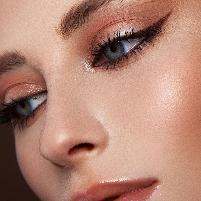 Dvojno senčilo za oči in črtalo za oči